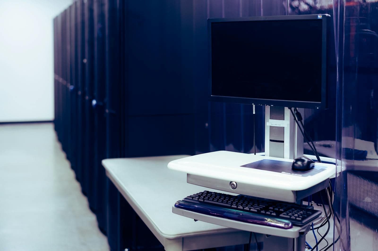 Computer workstation in a modern data center facility